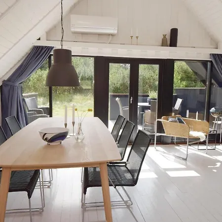 Casa de Férias Four-bedroom Holiday In Blåvand