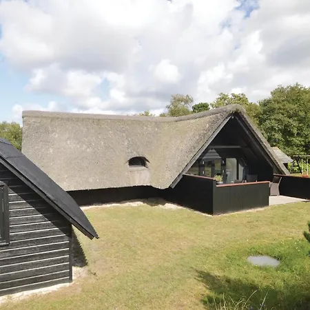 Casa de Férias Four-bedroom Holiday In Blåvand